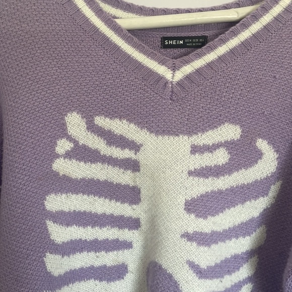 Women’s M purple knit sweater with ribcage motif. - Picture 3 of 4